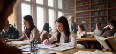 Teknik Pemahaman Teks: Keterampilan Utama di Era Penilaian Akademik Modern